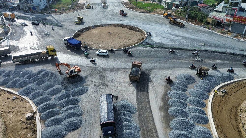 Công trình đường giao thông đang được thi công