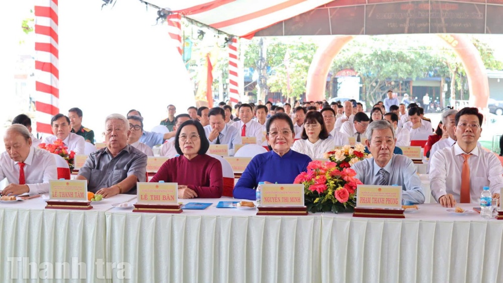 Các đại biểu tham dự lễ khởi công. Ảnh: Thu Huyền